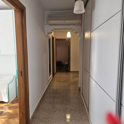 Alquiler de un cómodo piso de 3 habitaciones, 75 m², en la de Zona Stadion, Constanța, Rumanía